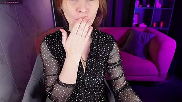 ZoeEast online show from 01/18/25, 01:29