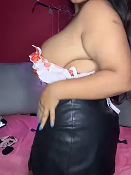 Snapshot of Playful__Princess chatting on 02/02/25, 01:30 Playful Princess online show from 02/02/25, 01:30