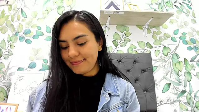 Snapshot of atilanadiaz7 chatting on 03/18/25, 04:37 atilanadiaz7 online show from 03/18/25, 04:37