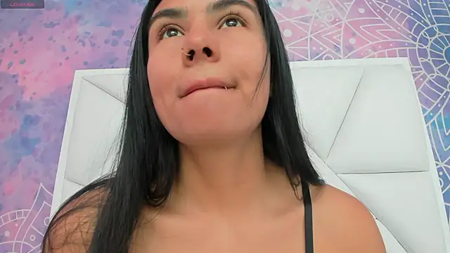 Snapshot of atilanadiaz7 chatting on 09/17/25, 02:52 atilanadiaz7 online show from 09/17/25, 02:52