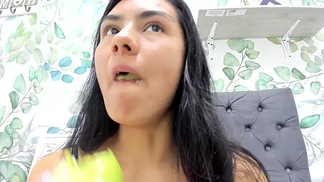 Snapshot of atilanadiaz7 chatting on 11/27/25, 06:10 atilanadiaz7 online show from 11/27/25, 06:10