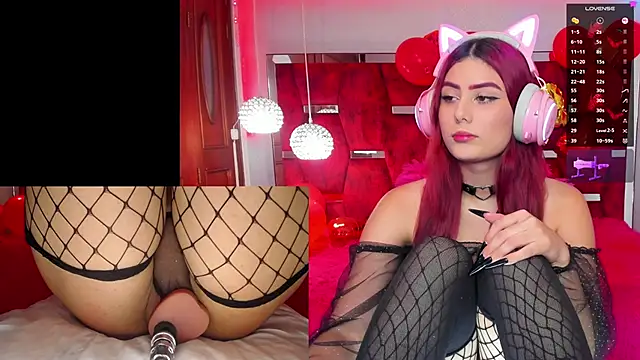 Snapshot of LiaGames chatting on 02/10/25, 11:55 LiaGames online show from 02/10/25, 11:55