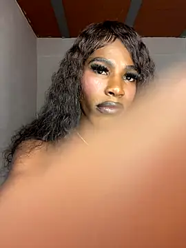 Snapshot of Richchocolatesweet_ chatting on 09/15/25, 05:35 Richchocolatesweet online show from 09/15/25, 05:35
