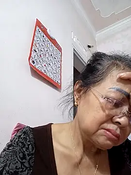 Snapshot of Hotestlove chatting on 10/10/25, 01:32 Hotestlove online show from 10/10/25, 01:32