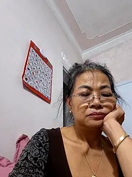 Snapshot of Hotestlove chatting on 10/14/25, 01:34 Hotestlove online show from 10/14/25, 01:34