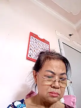 Snapshot of Hotestlove chatting on 10/15/25, 03:50 Hotestlove online show from 10/15/25, 03:50