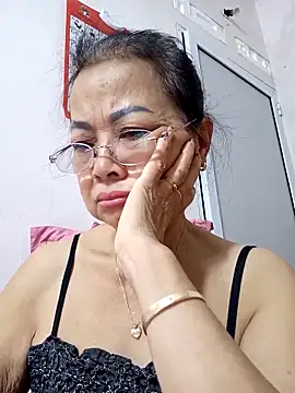 Snapshot of Hotestlove chatting on 10/15/25, 10:21 Hotestlove online show from 10/15/25, 10:21