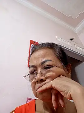 Snapshot of Hotestlove chatting on 10/21/25, 11:38 Hotestlove online show from 10/21/25, 11:38