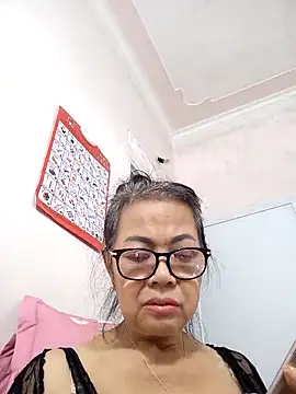 Snapshot of Hotestlove chatting on 10/25/25, 02:30 Hotestlove online show from 10/25/25, 02:30