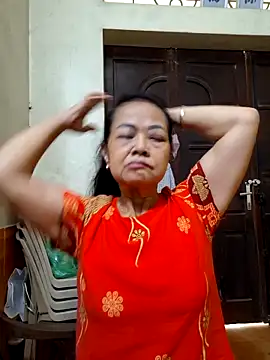 Snapshot of Hotestlove chatting on 10/27/25, 11:52 Hotestlove online show from 10/27/25, 11:52