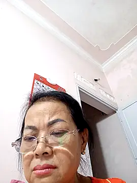 Snapshot of Hotestlove chatting on 10/28/25, 01:14 Hotestlove online show from 10/28/25, 01:14