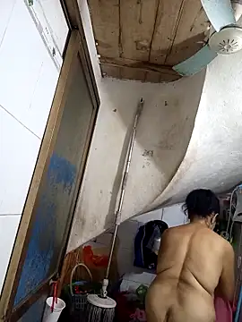 Snapshot of Hotestlove chatting on 11/11/25, 12:27 Hotestlove online show from 11/11/25, 12:27