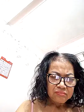 Snapshot of Hotestlove chatting on 11/15/25, 02:24 Hotestlove online show from 11/15/25, 02:24