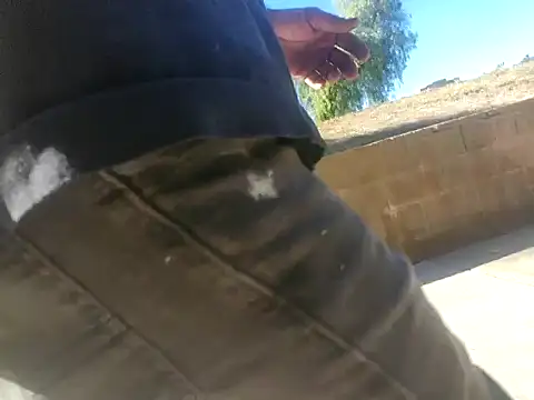 Snapshot of Crackkers chatting on 12/10/24, 07:22 Crackkers online show from 12/10/24, 07:22