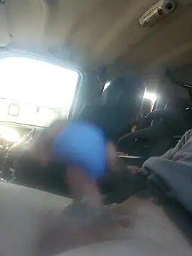 Snapshot of Crackkers chatting on 03/15/25, 06:32 Crackkers online show from 03/15/25, 06:32