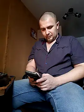Snapshot of Foxyshaved chatting on 02/08/25, 09:03 Foxyshaved online show from 02/08/25, 09:03