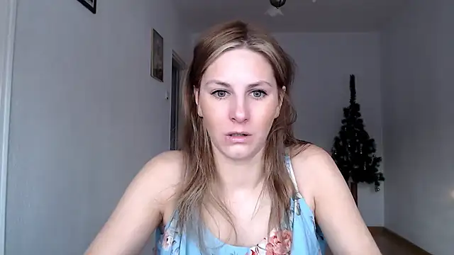 Snapshot of DagmarieFlirt chatting on 12/19/24, 07:18 DagmarieFlirt online show from 12/19/24, 07:18