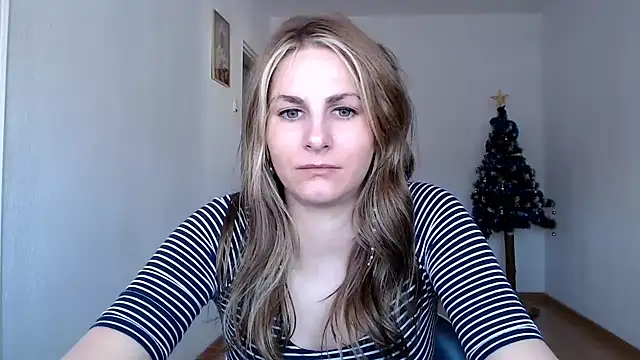 Snapshot of DagmarieFlirt chatting on 12/27/24, 10:55 DagmarieFlirt online show from 12/27/24, 10:55