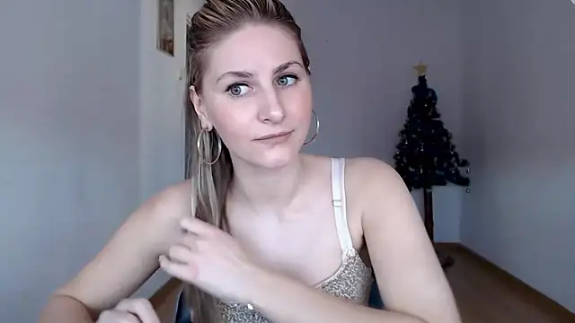 Snapshot of DagmarieFlirt chatting on 12/29/24, 10:01 DagmarieFlirt online show from 12/29/24, 10:01