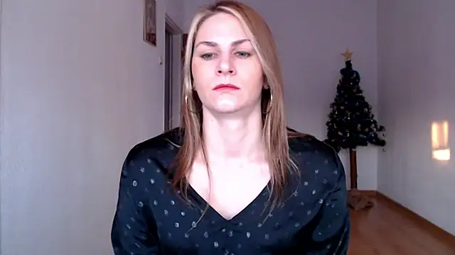 Snapshot of DagmarieFlirt chatting on 12/30/24, 07:15 DagmarieFlirt online show from 12/30/24, 07:15