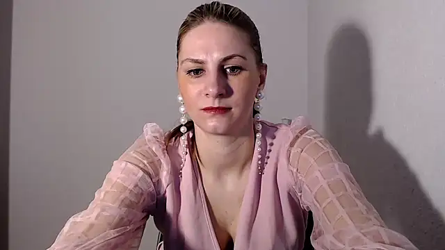 Snapshot of DagmarieFlirt chatting on 01/05/25, 06:35 DagmarieFlirt online show from 01/05/25, 06:35