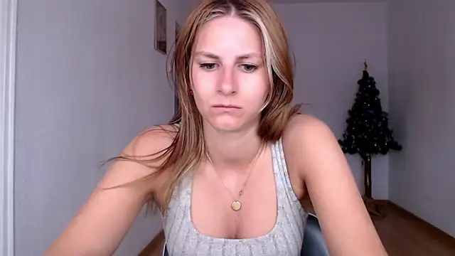 Snapshot of DagmarieFlirt chatting on 01/17/25, 07:19 DagmarieFlirt online show from 01/17/25, 07:19