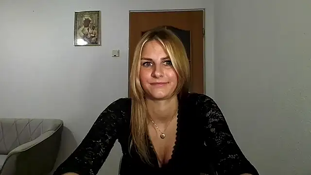Snapshot of DagmarieFlirt chatting on 01/29/25, 04:30 DagmarieFlirt online show from 01/29/25, 04:30