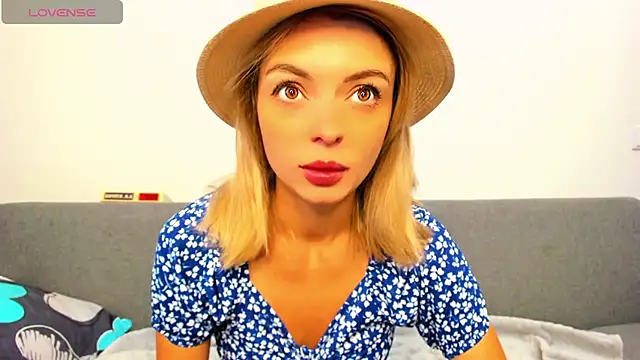  ellen meow  online show from 10/04/25, 12:25