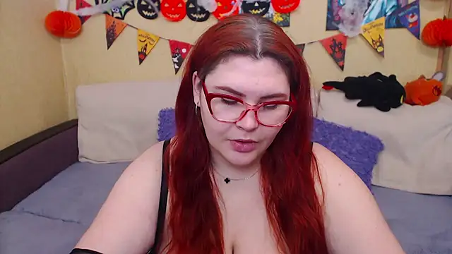 JuliaKeln online show from 10/25/25, 02:02