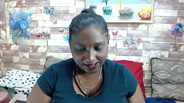 Snapshot of Indian_tracy chatting on 10/07/25, 10:12 Indian tracy online show from 10/07/25, 10:12