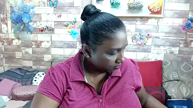 Snapshot of Indian_tracy chatting on 10/14/25, 09:10 Indian tracy online show from 10/14/25, 09:10