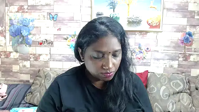 Snapshot of Indian_tracy chatting on 11/15/25, 10:01 Indian tracy online show from 11/15/25, 10:01