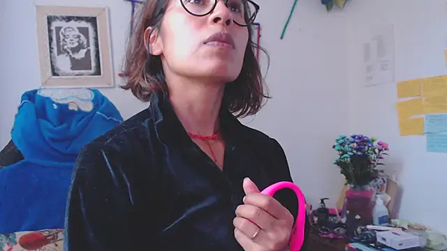 fantasty nylon online show from 02/17/25, 09:19