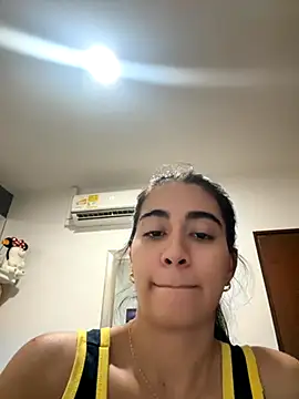 ZarahEvans online show from 10/31/25, 08:43