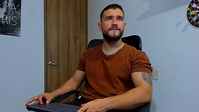 Snapshot of AndrewDiaz chatting on 10/09/25, 01:25 AndrewDiaz online show from 10/09/25, 01:25