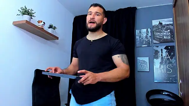 Snapshot of AndrewDiaz chatting on 10/30/25, 04:36 AndrewDiaz online show from 10/30/25, 04:36