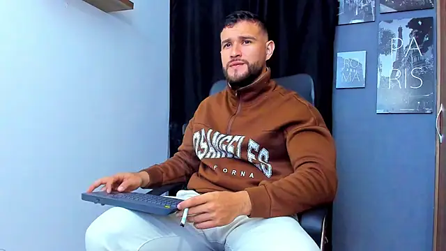 Snapshot of AndrewDiaz chatting on 11/15/25, 07:27 AndrewDiaz online show from 11/15/25, 07:27