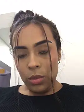 Snapshot of JuanaSimons chatting on 02/05/25, 01:47 JuanaSimons online show from 02/05/25, 01:47