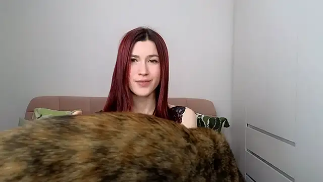 Snapshot of AliciaNewell chatting on 10/09/25, 04:21 AliciaNewell online show from 10/09/25, 04:21