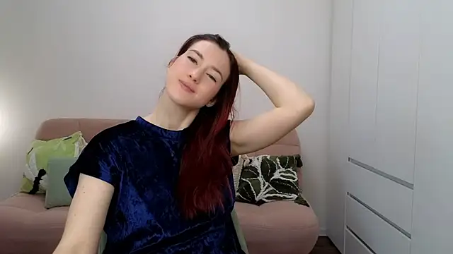 Snapshot of AliciaNewell chatting on 11/04/25, 09:08 AliciaNewell online show from 11/04/25, 09:08