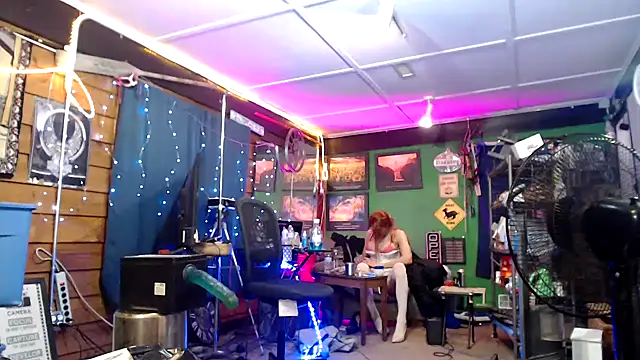 Snapshot of Brooke-lynn chatting on 01/17/25, 01:25 Brooke-lynn online show from 01/17/25, 01:25