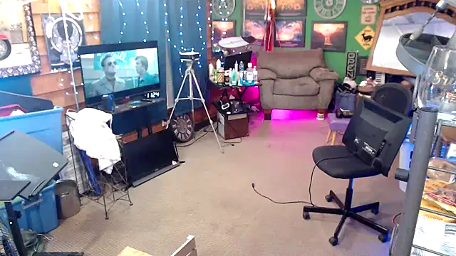 Snapshot of Brooke-lynn chatting on 01/17/25, 04:28 Brooke-lynn online show from 01/17/25, 04:28