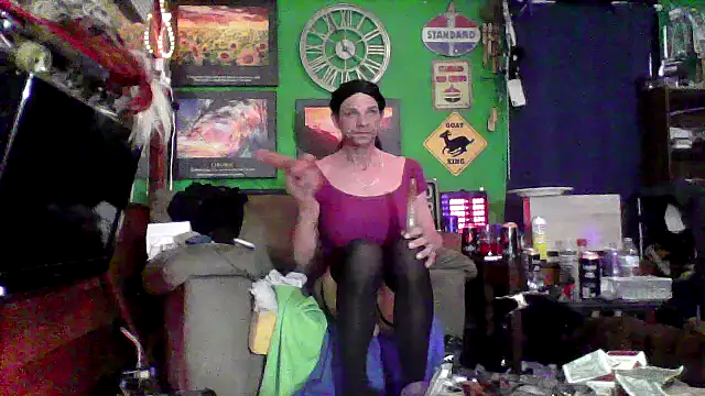 Snapshot of Brooke-lynn chatting on 02/11/25, 04:24 Brooke-lynn online show from 02/11/25, 04:24