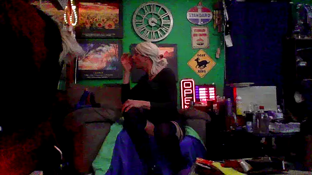 Snapshot of Brooke-lynn chatting on 02/12/25, 09:20 Brooke-lynn online show from 02/12/25, 09:20