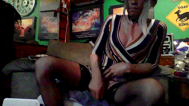 Snapshot of Brooke-lynn chatting on 02/28/25, 06:21 Brooke-lynn online show from 02/28/25, 06:21