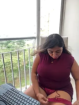 Snapshot of MrsFoucher chatting on 02/20/25, 12:47 MrsFoucher online show from 02/20/25, 12:47