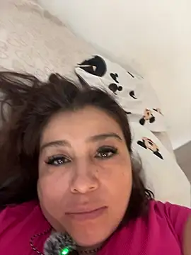 Snapshot of MrsFoucher chatting on 10/27/25, 02:21 MrsFoucher online show from 10/27/25, 02:21