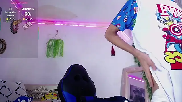 huge armound online show from 11/19/25, 06:08