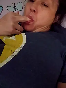 sweetkitty111 online show from 01/06/25, 10:37