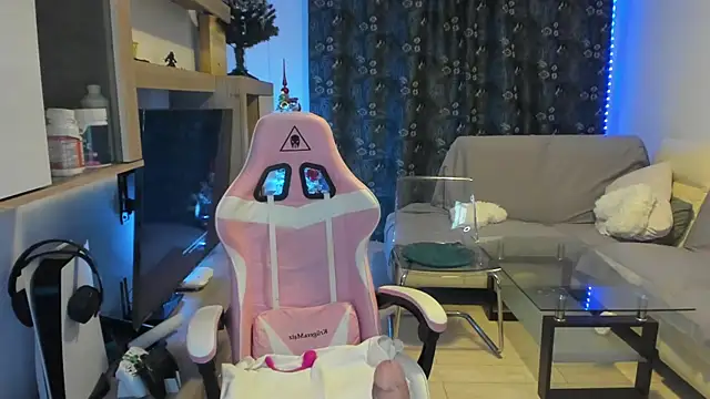 KaylaLaine online show from 12/13/24, 12:09